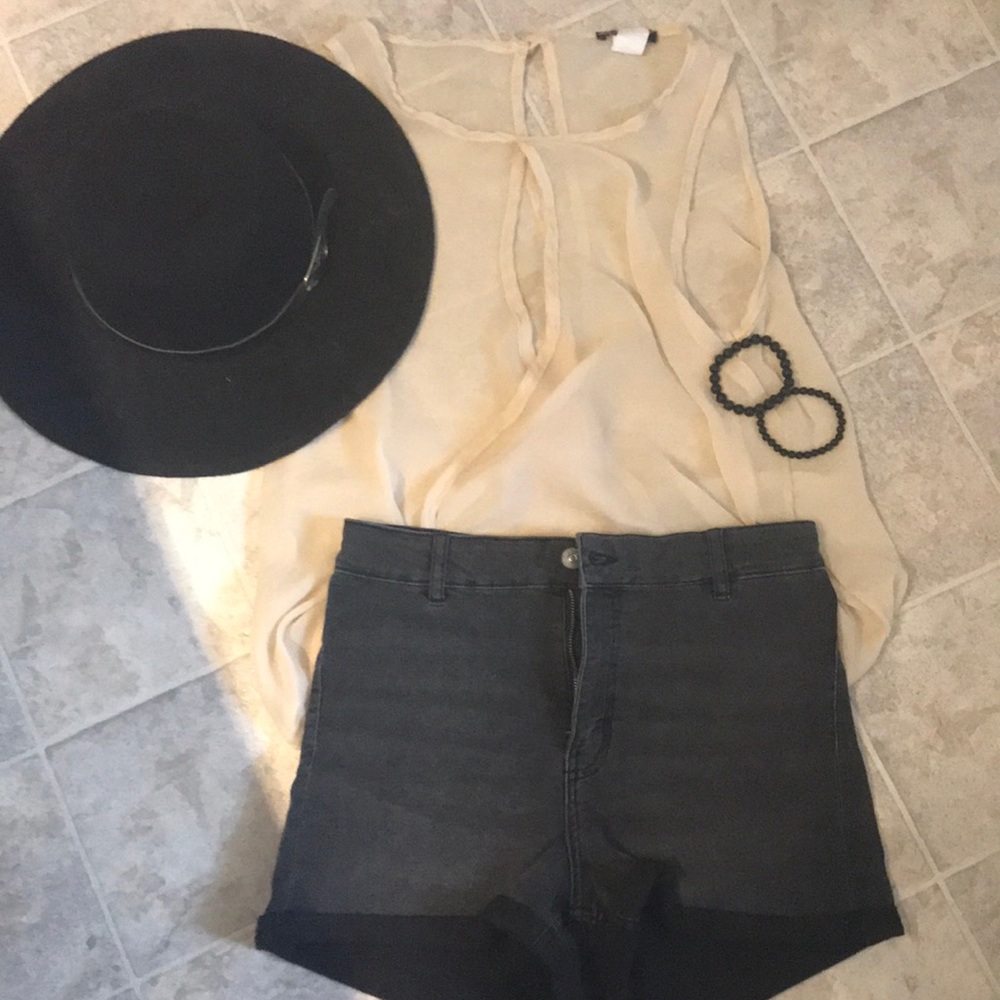 😎🥰3 for 20! Sheer cream wrap tank